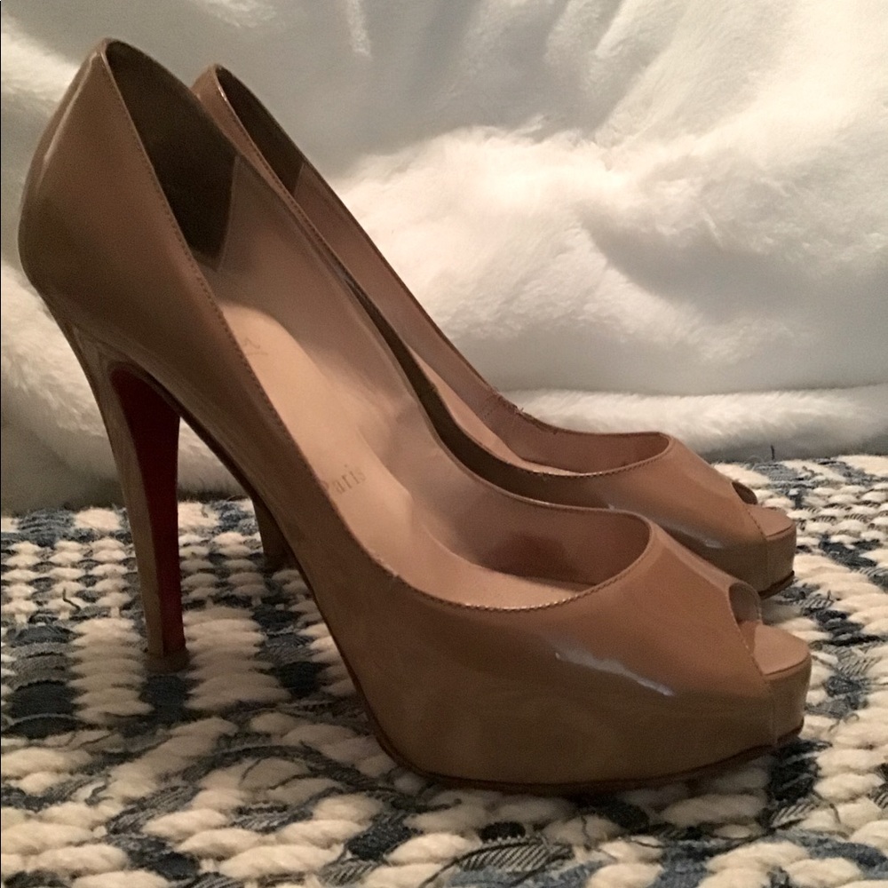Christian Louboutin
Very Prive Patent Pump